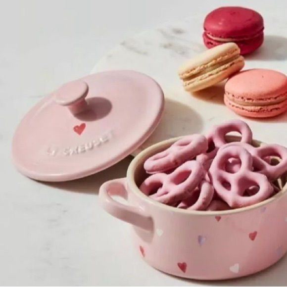 Le Creuset Mini Cocotte Pink hearts - Picture 6 of 6
